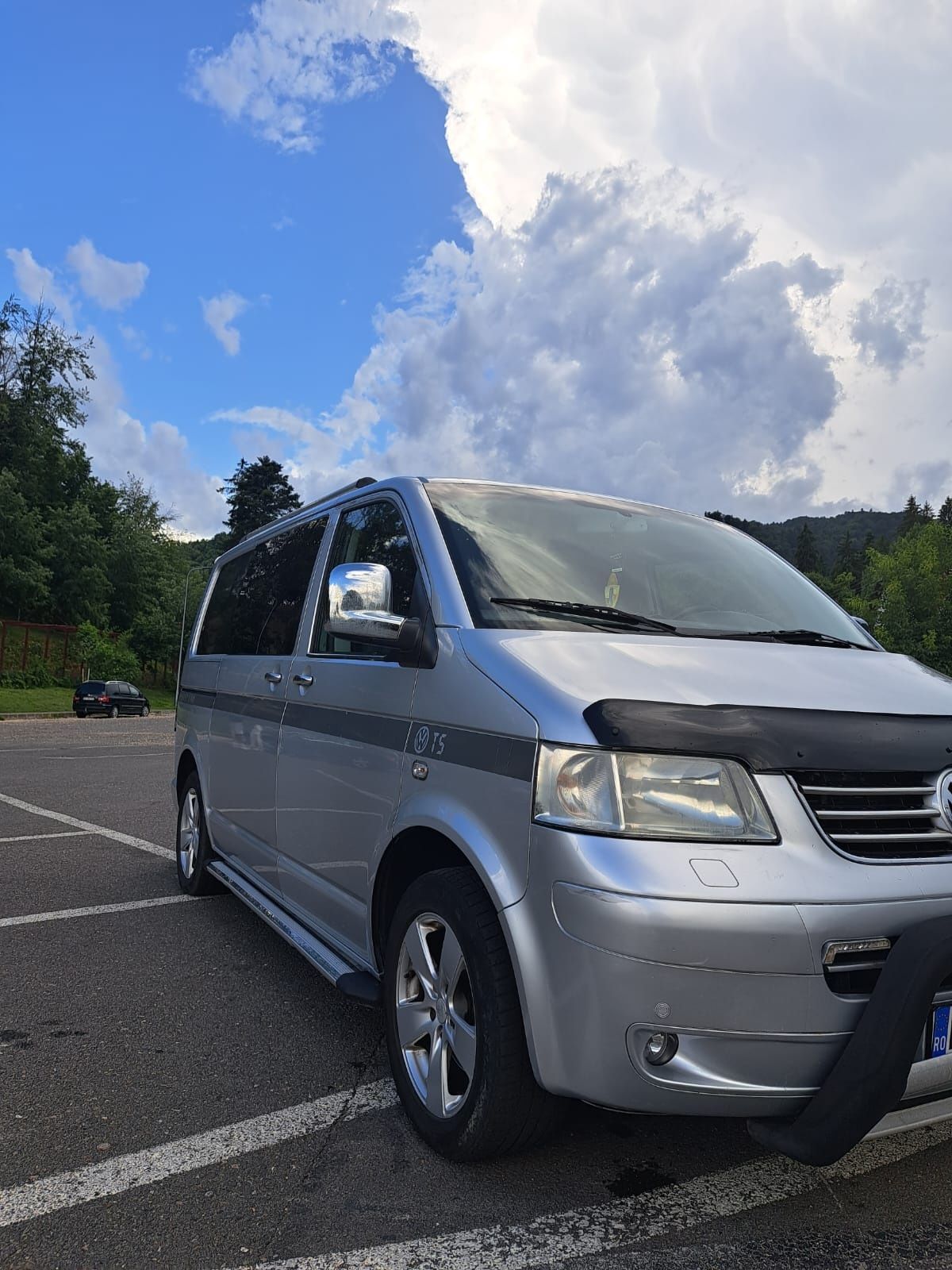 Vând transporter T5 fac și variante auto