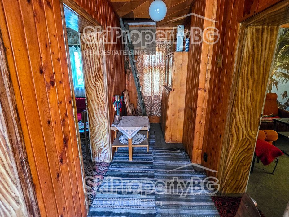 Две къщи с голяма градина в село Райово!