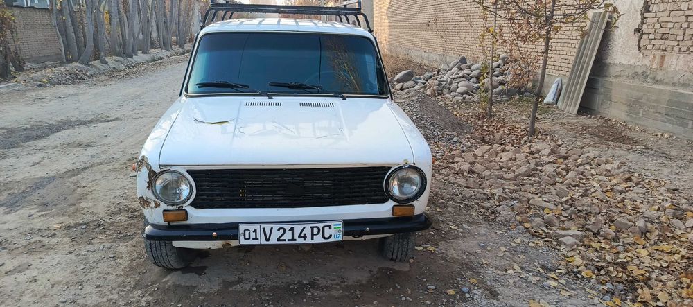 Vaz 2102 furgon sotiladi