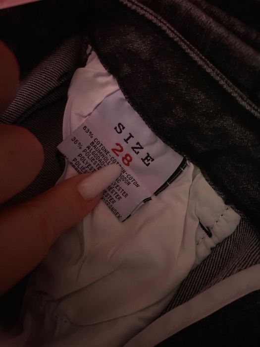 Vând blugi damă de culoare negru