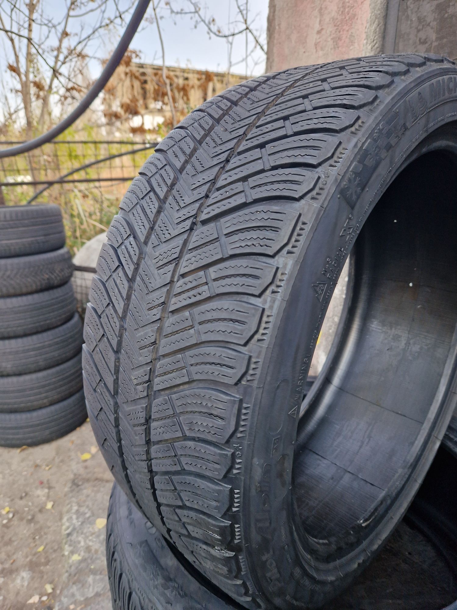 2 Anvelope Michelin 235 40 R19 M+S