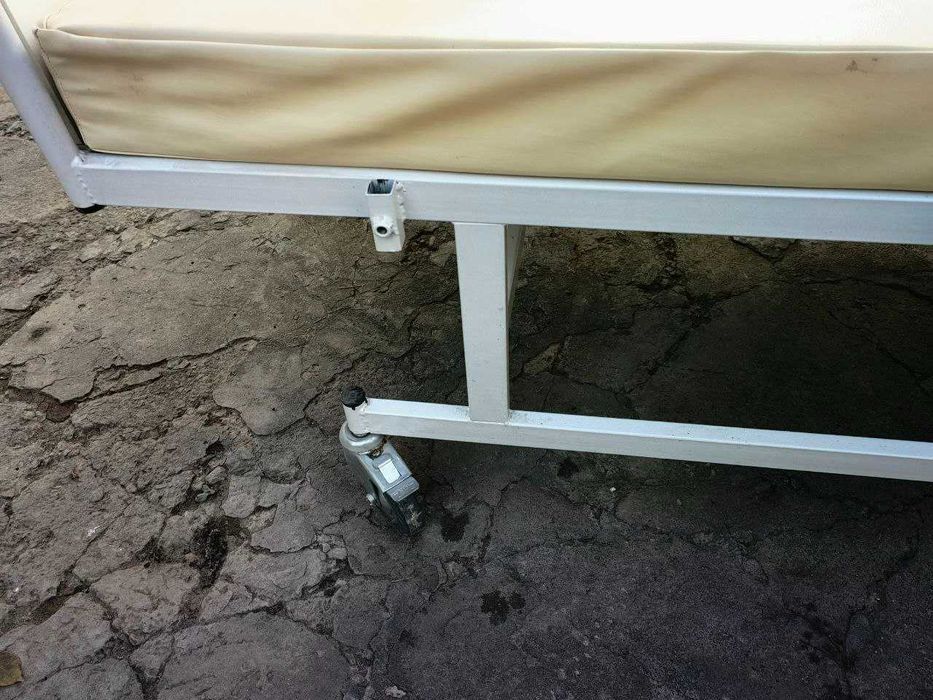 Медицинская кровать