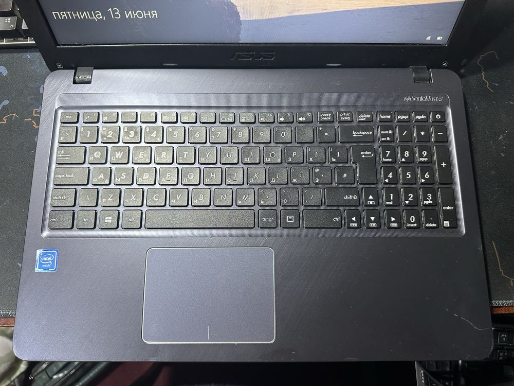 Asus X543M N4000/Intel UHD Graphics/4gb/128gb/DVD rom