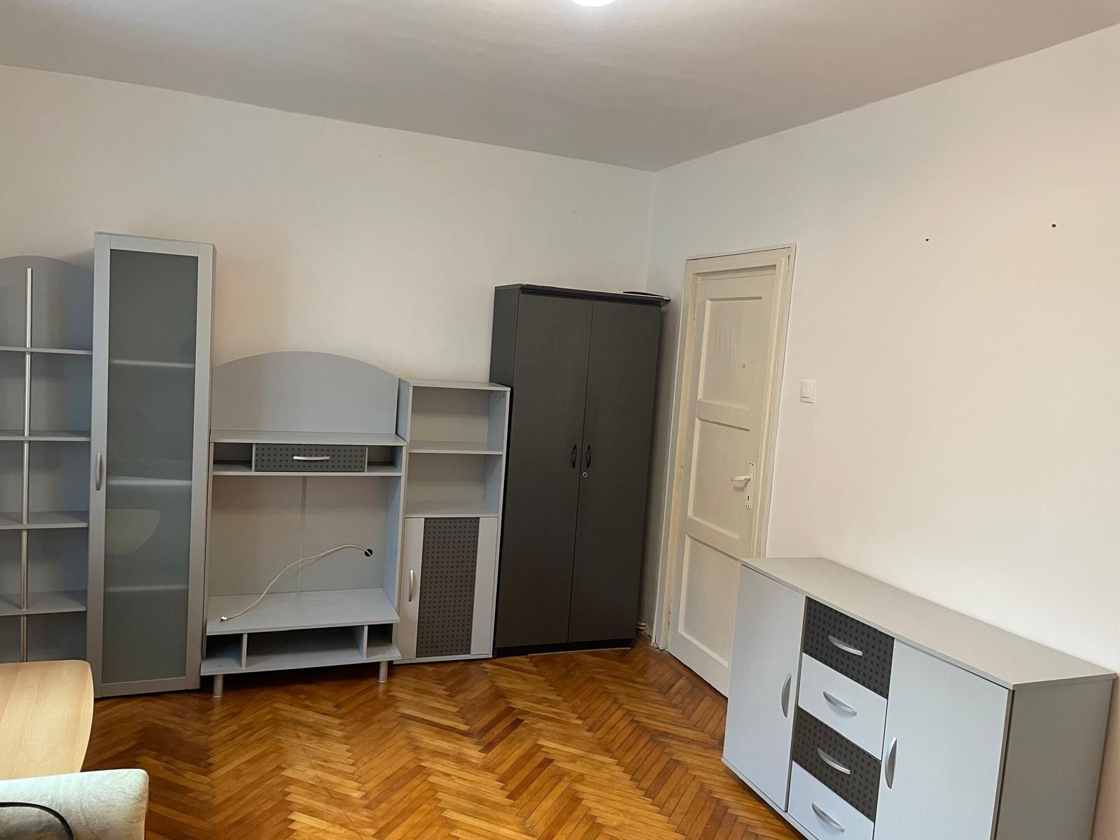 Vând apartament 1 cameră în Luncă