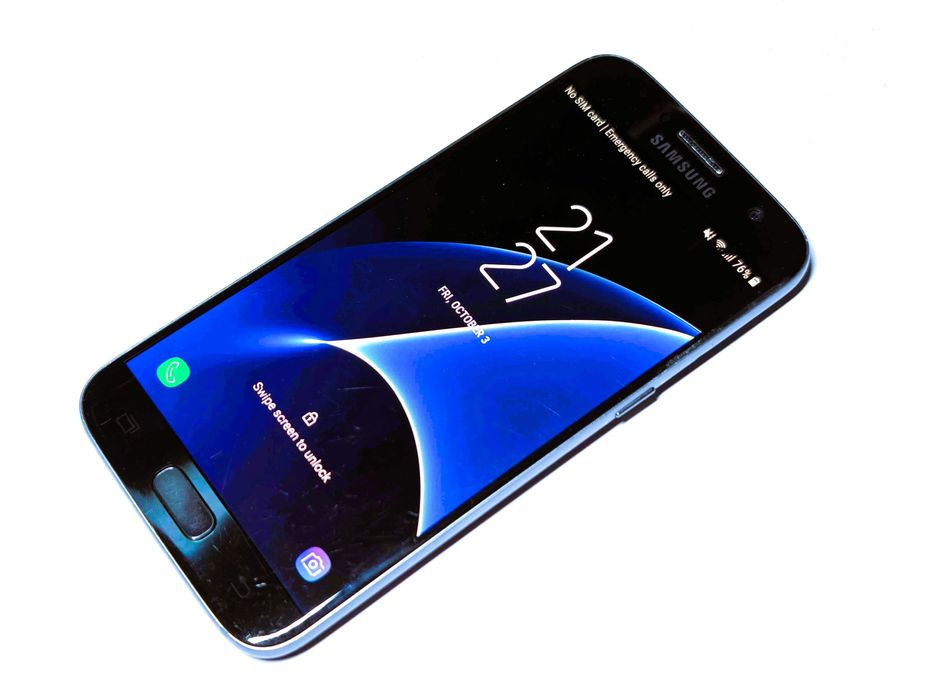 Samsung Galaxy S7 Black + кабел USB-A към Micro-USB