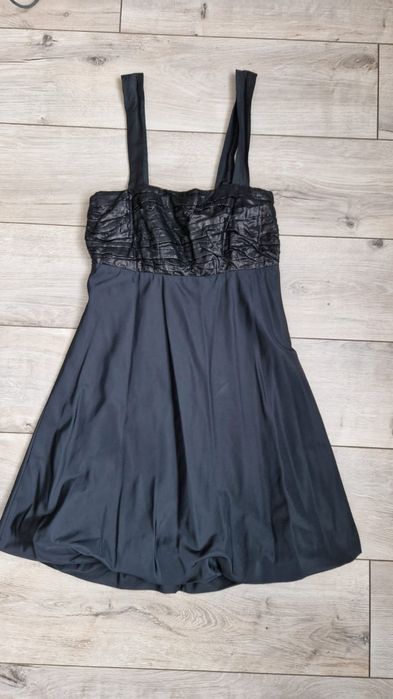 Rochie neagra  fete