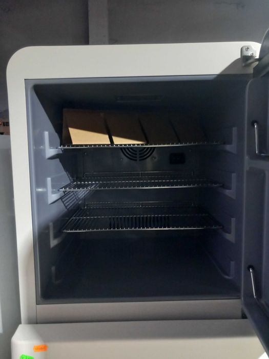 Racitor de vinuri si congelator