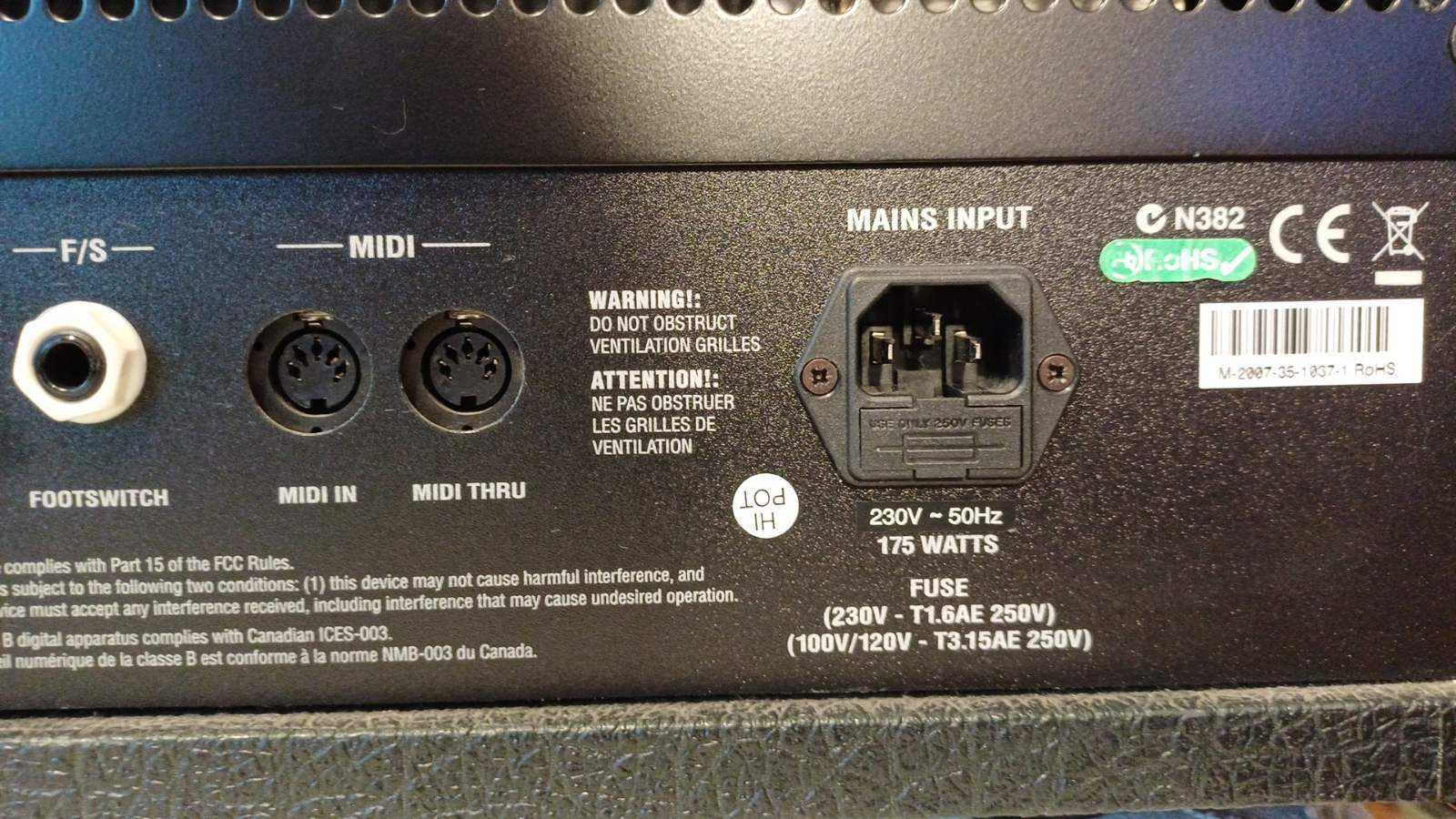 Продавам Marshall JVM 205H с оригинален фуутсуич