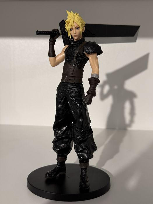 Final Fantasy 7 figure
