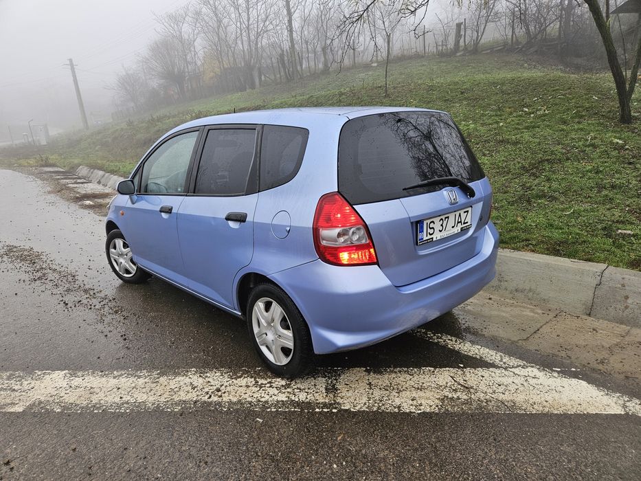 Vand Honda Jazz automată