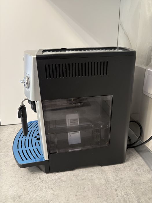 Vand Espressor de cafea automat Delonghi Magnifica