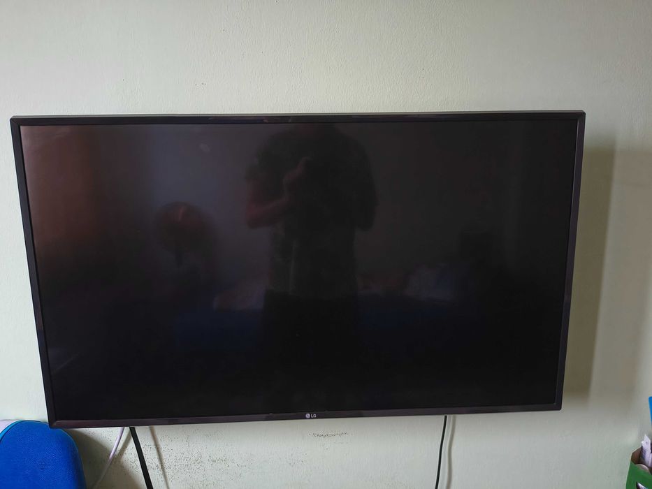 Vând televizor LG
