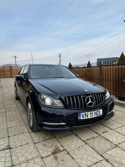 Mercedes C220 170 cai 2011