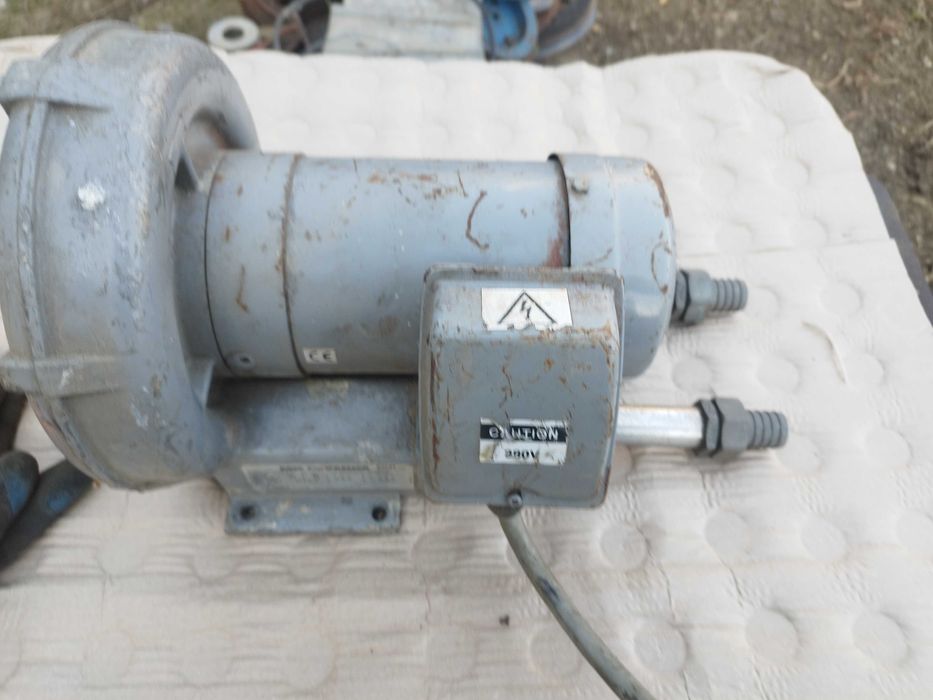 Pompa electrica de aerisit oxigenat lacuri iazuri heleștee