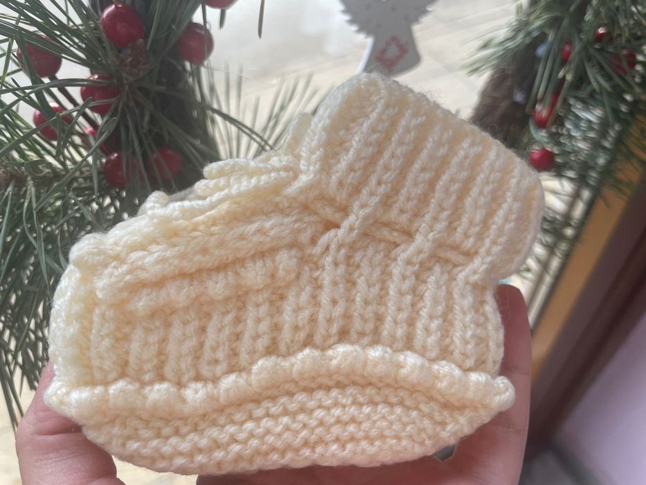 Плетени чорапки , жилетка и елек