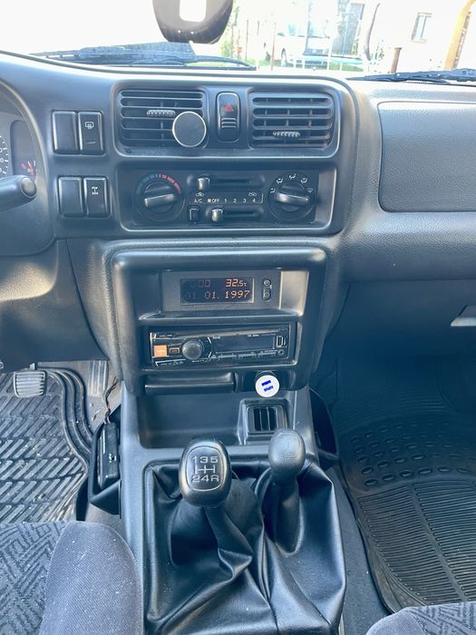 Opel frontera.