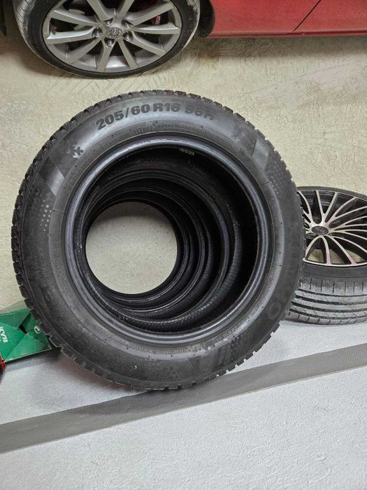 Зимни гуми Kumho WP51 WinterCraft 205/60/16 96H