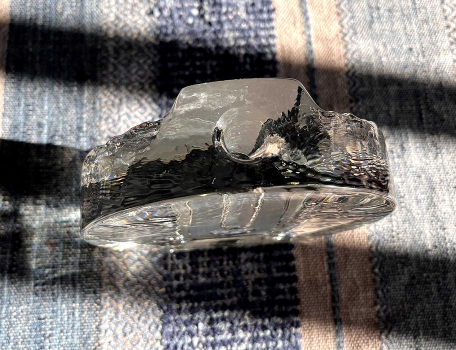 Стъклени вази и фруктовница