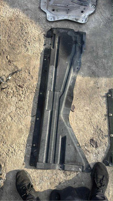 Кори под двигател кутия bmw x6 f16 x5 f16 бмв х6 ф16 х5 ф15 кори