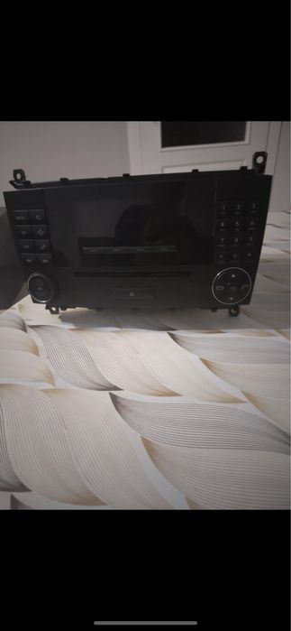 Касетофон за кола мерцедес 2006 модел