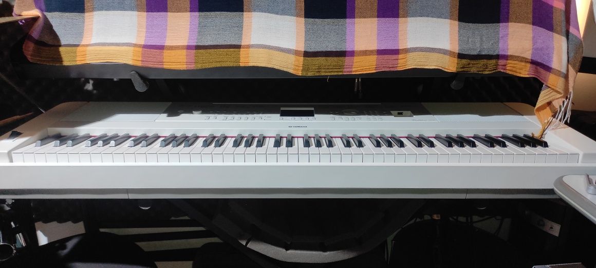 Yamaha DGX 660 digital piano