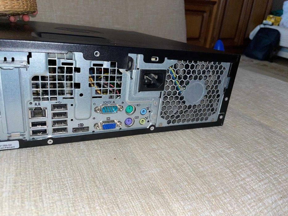 Unitate PC Desktop HP i3 / 8gb Ram / SSD / Win 10 Licentiat