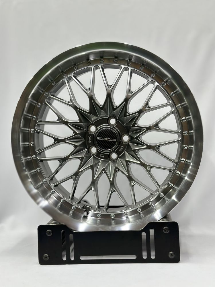 Продается комплект дисков r18 5x100