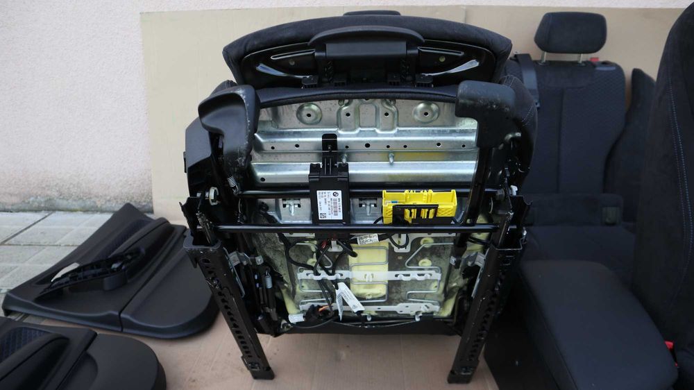 Салон БМВ 1 серия Ф20 BMW F20 Алкантара Антрацит