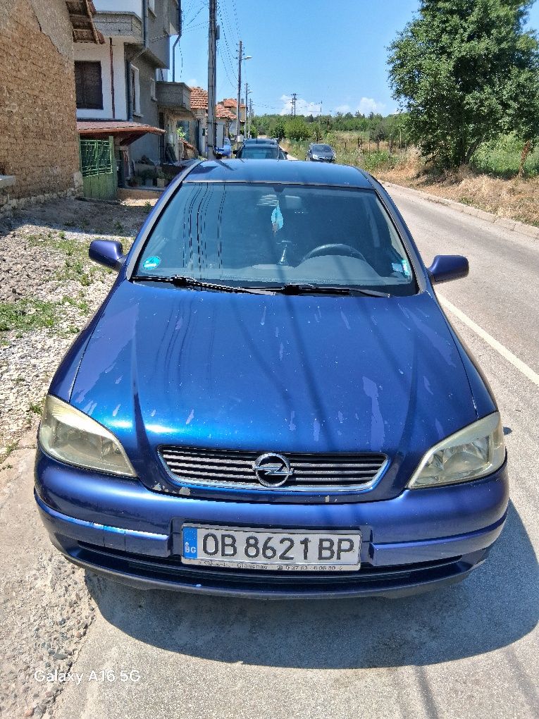 Продавам Опел Астра г