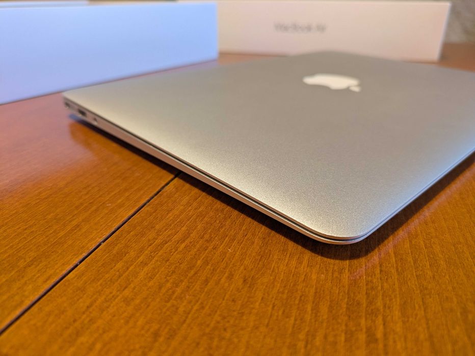 MacBook Air 13" 2015 - Пълен комплект