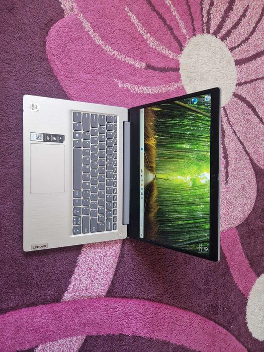 Lenovo 14 | i3-1005G1 - 8GB |