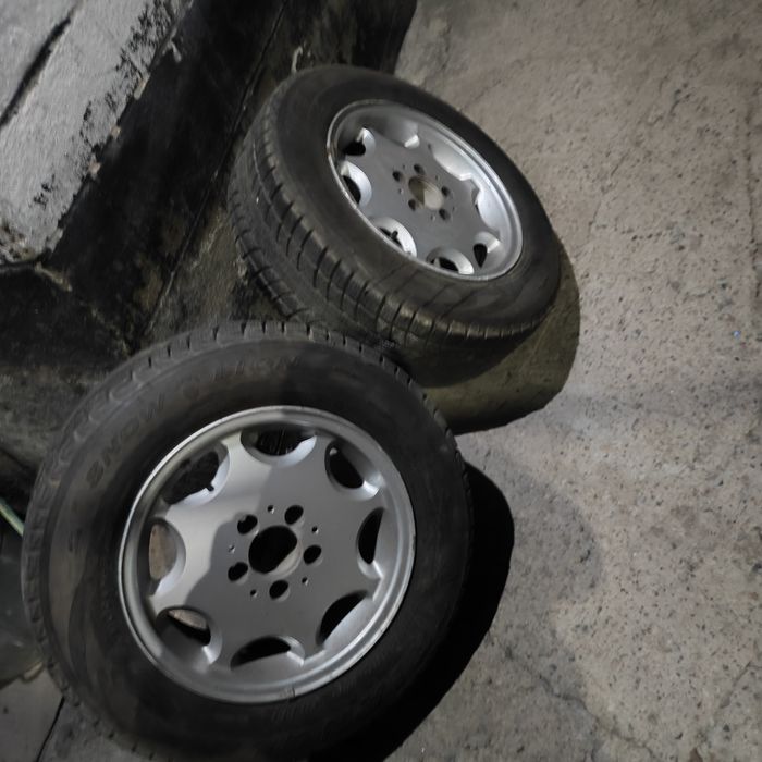 Продам два колеса на Мерседес