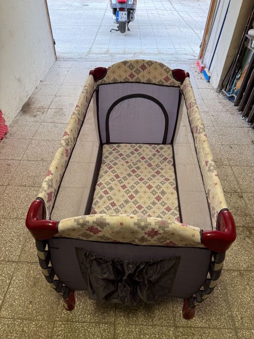 Бебешка сгъваема кошарка