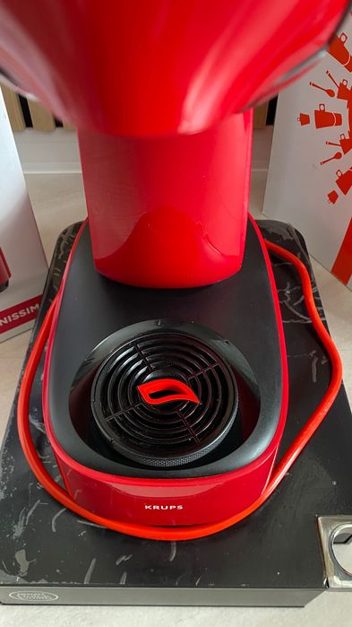 KRUPS Nescafé Dolce Gusto Кафемашина с капсули + органайзер чекмедже