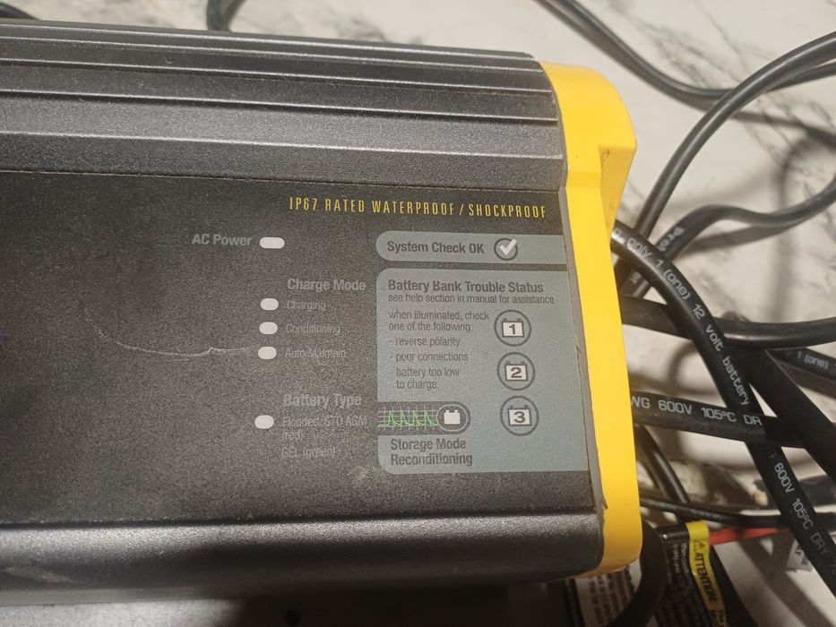 Incarcator/Redresor Baterii ProMariner 20Plus, 3 bancuri