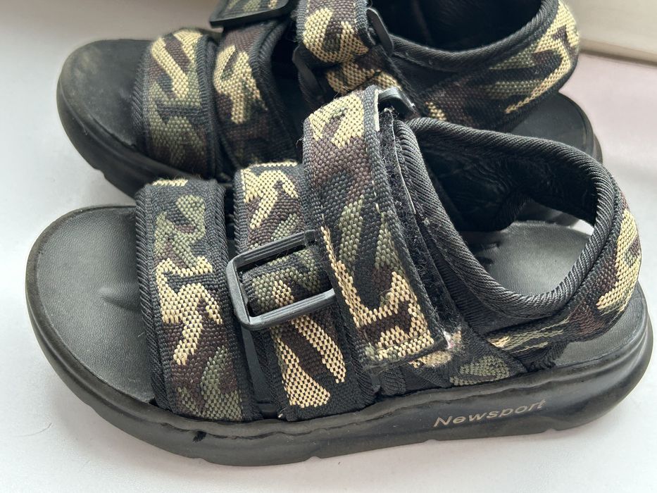 Сандали детские на липучках стелька 20 см