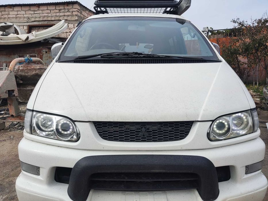 Фары Mitsubishi delica