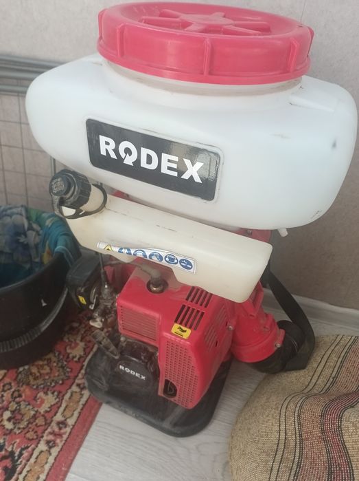 Бензиновый опрыскиватель Rodex – отличное состояние