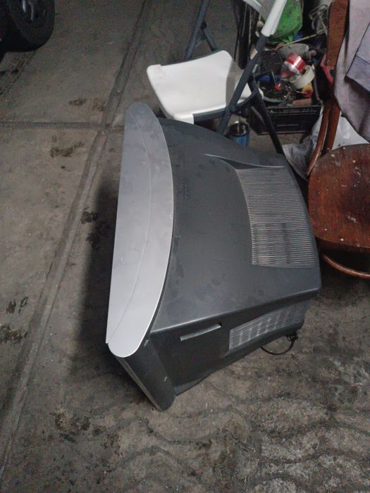 Продаю свой телевизор LG в отличном рабочем состоянии , 300000 сум