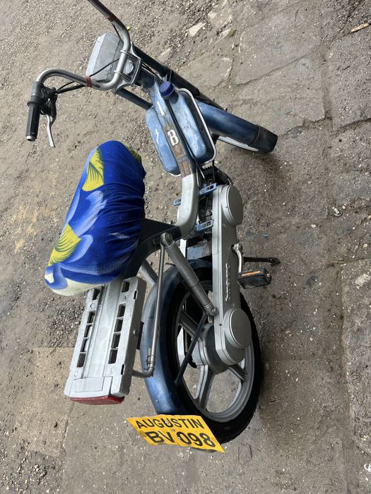 Vănd sau desmembrez piaggo bravo