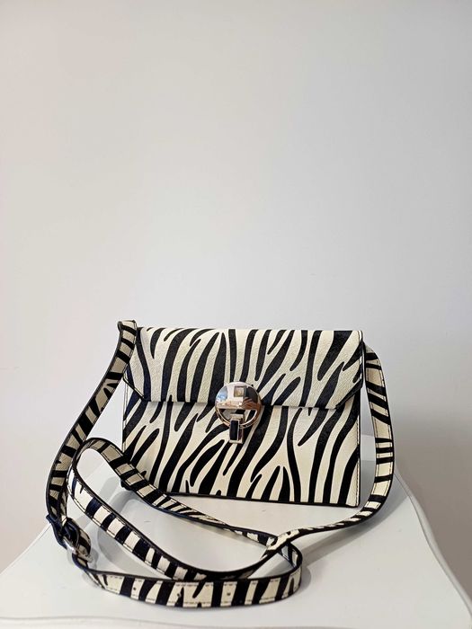 Малка дамска чанта зебра