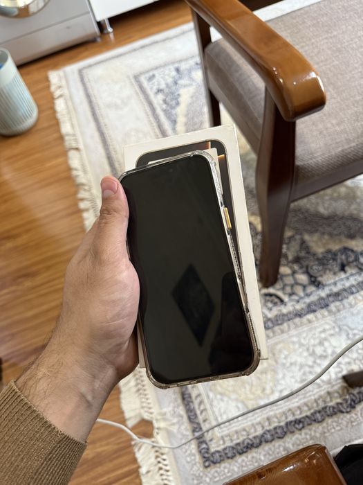 Продаю свой айфон 16 про макс почти новый