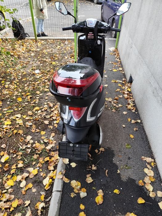 Scuter motor benzina, 49cc, model Barceloneta