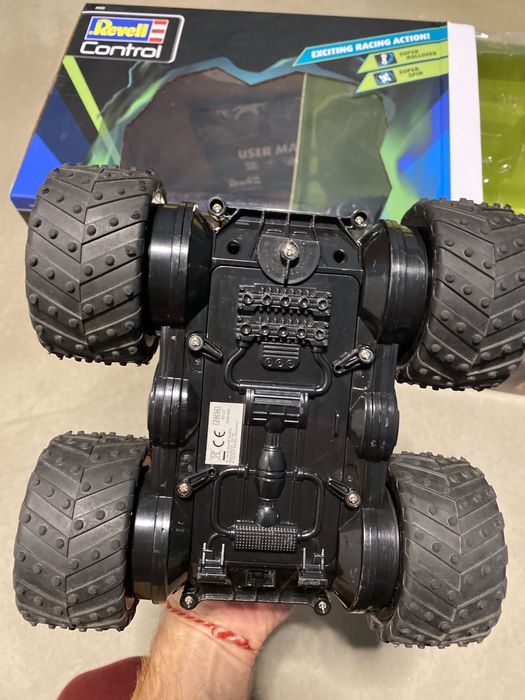 Ravel Flash over RC Car