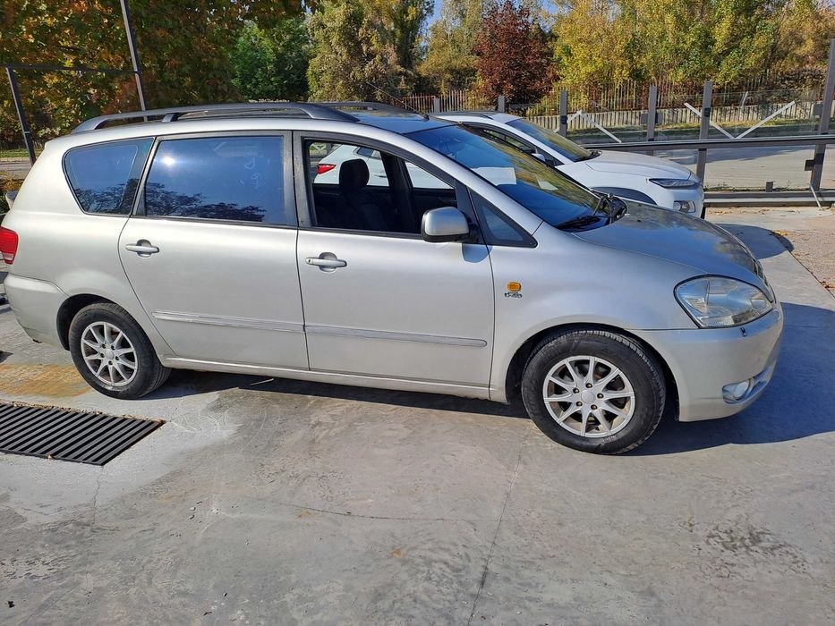 Toyota Avensis Verso