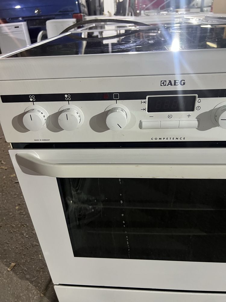 Електрическа готварска печка AEG с керамичен плот