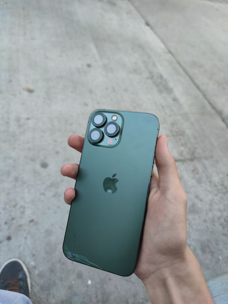 Iphone 13 Pro Max в хорошеем состаянии
