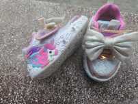 Adidasi skechers fete
