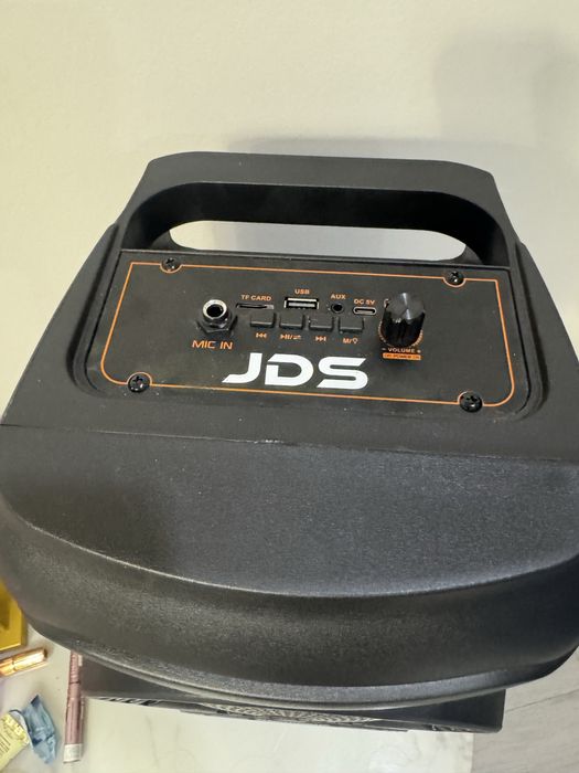 Продам музыкальную колонку