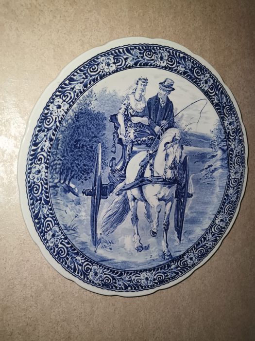 Антикварен поднос с танцова сцена , метално художествено табло красиво